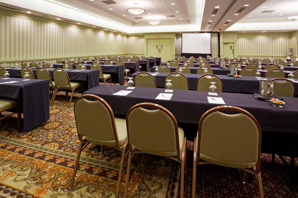 Готель Doubletree By Hilton Madison East Екстер'єр фото