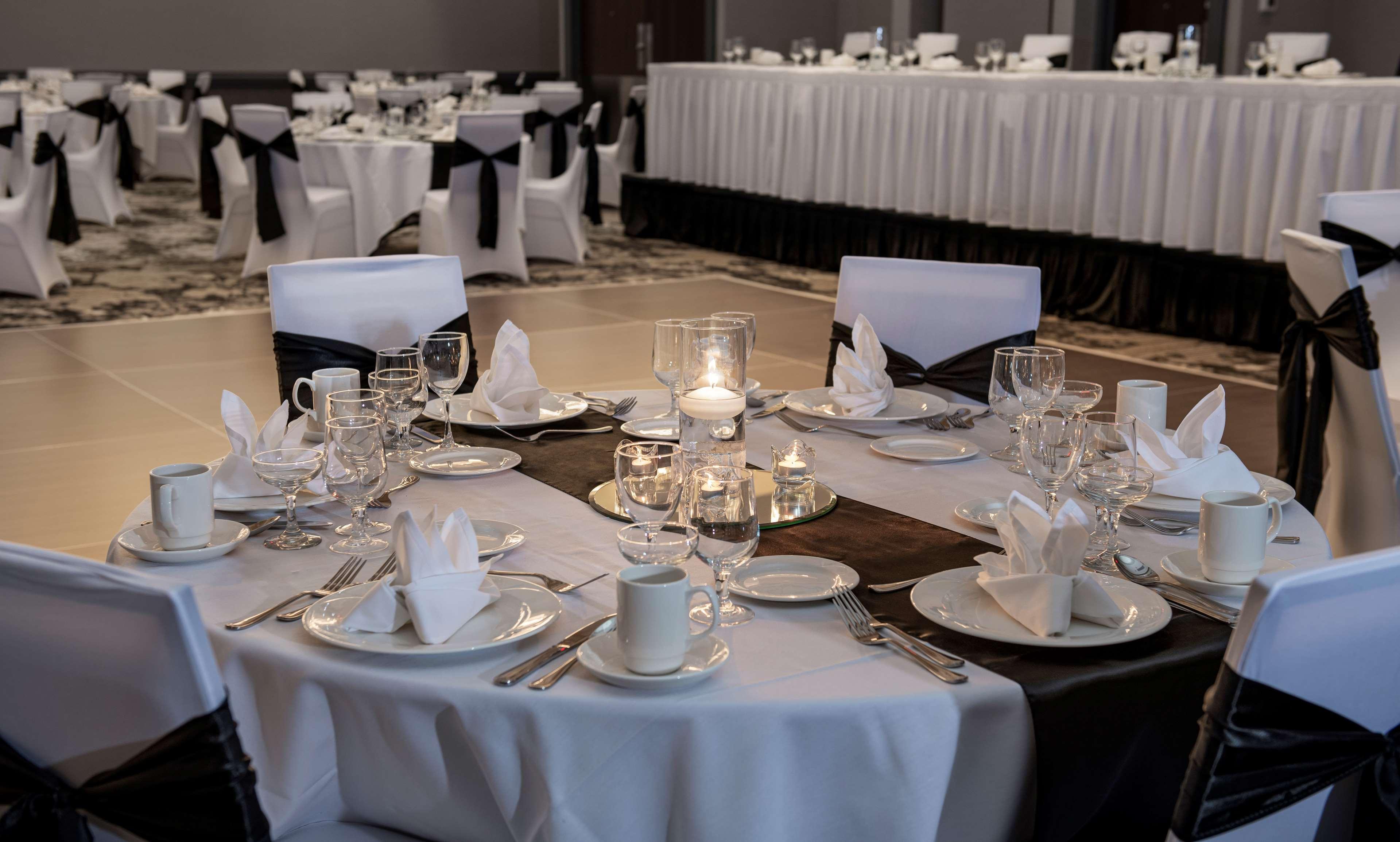Готель Doubletree By Hilton Madison East Екстер'єр фото