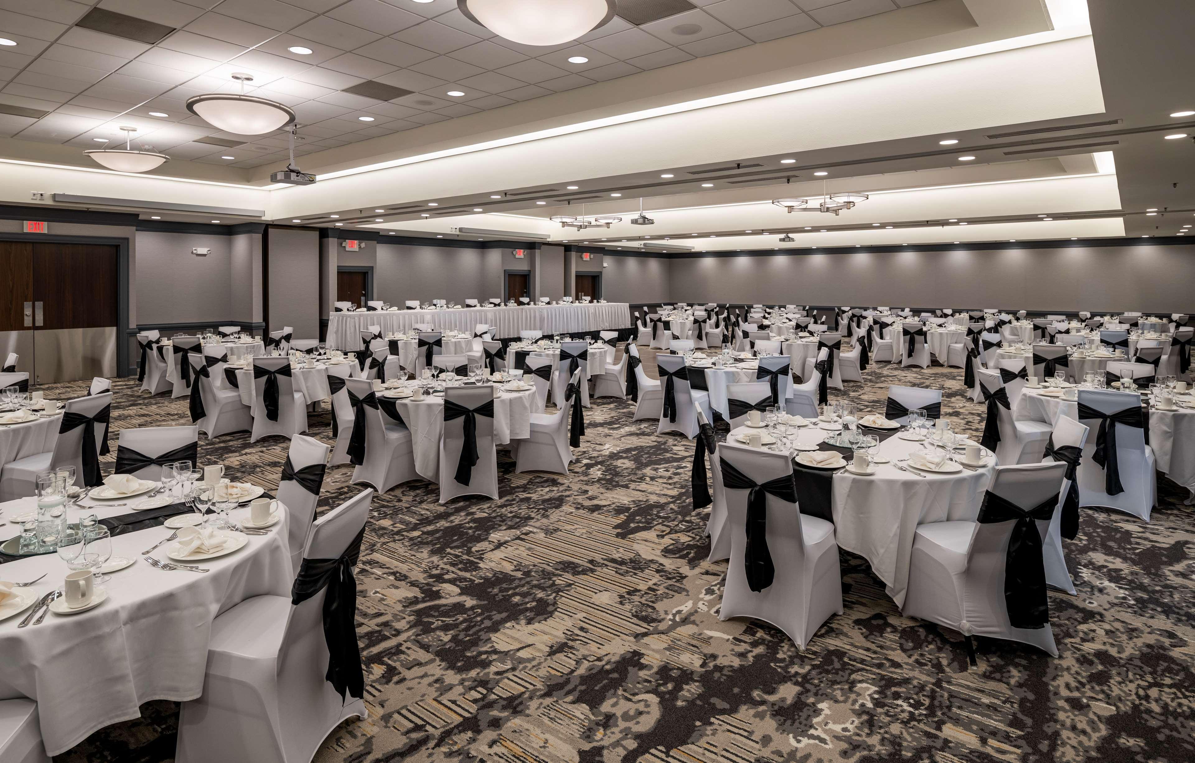 Готель Doubletree By Hilton Madison East Екстер'єр фото