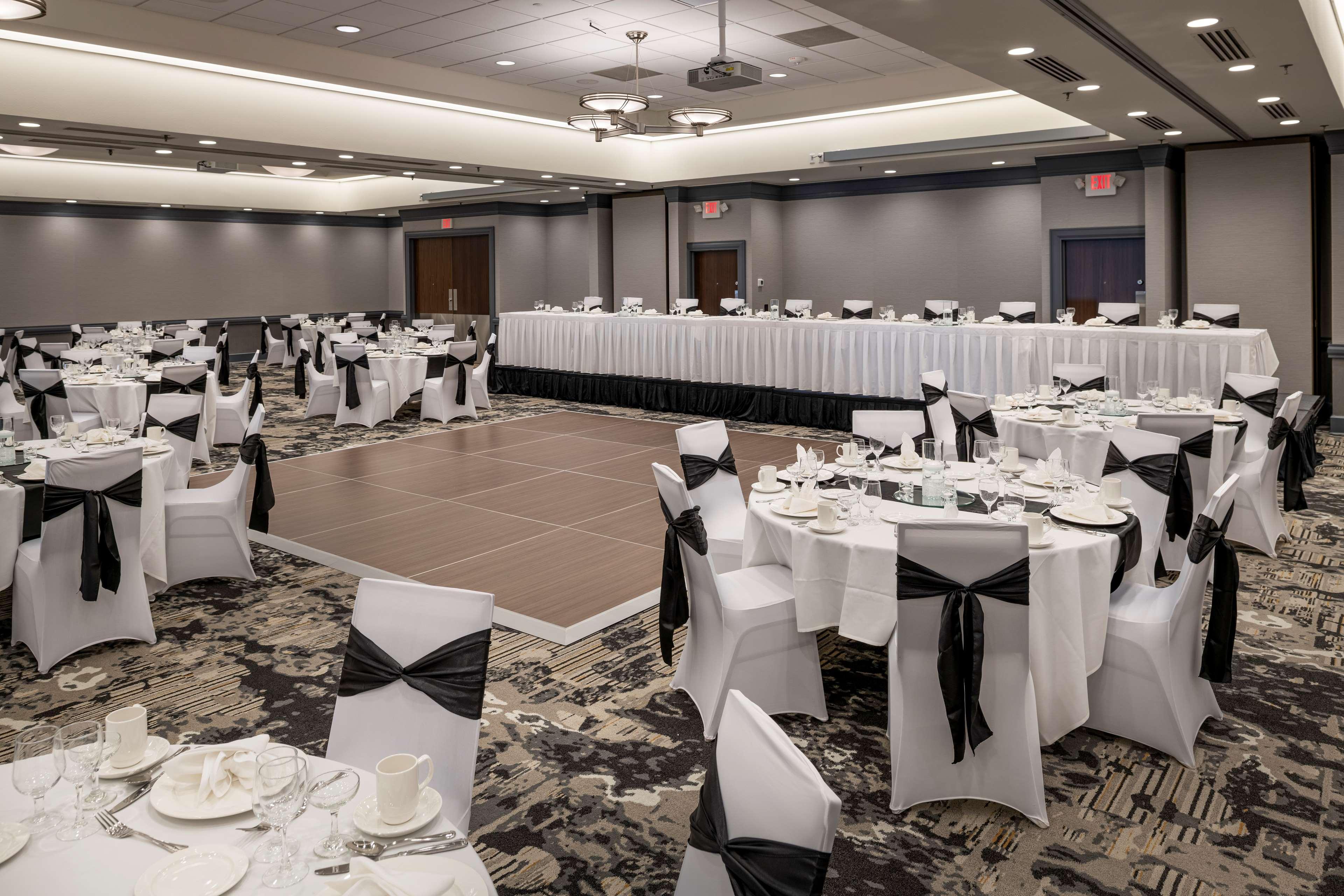 Готель Doubletree By Hilton Madison East Екстер'єр фото