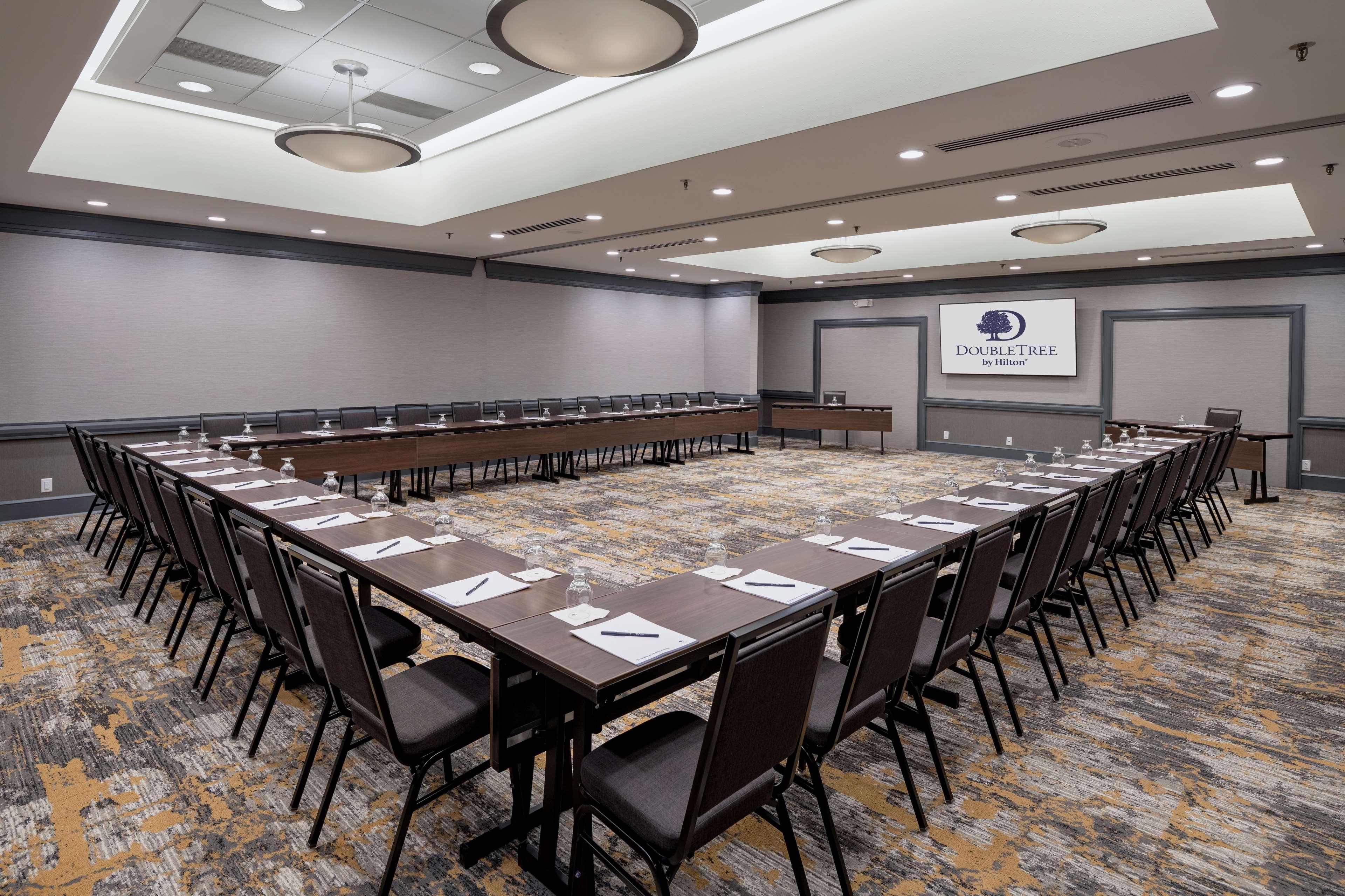 Готель Doubletree By Hilton Madison East Екстер'єр фото