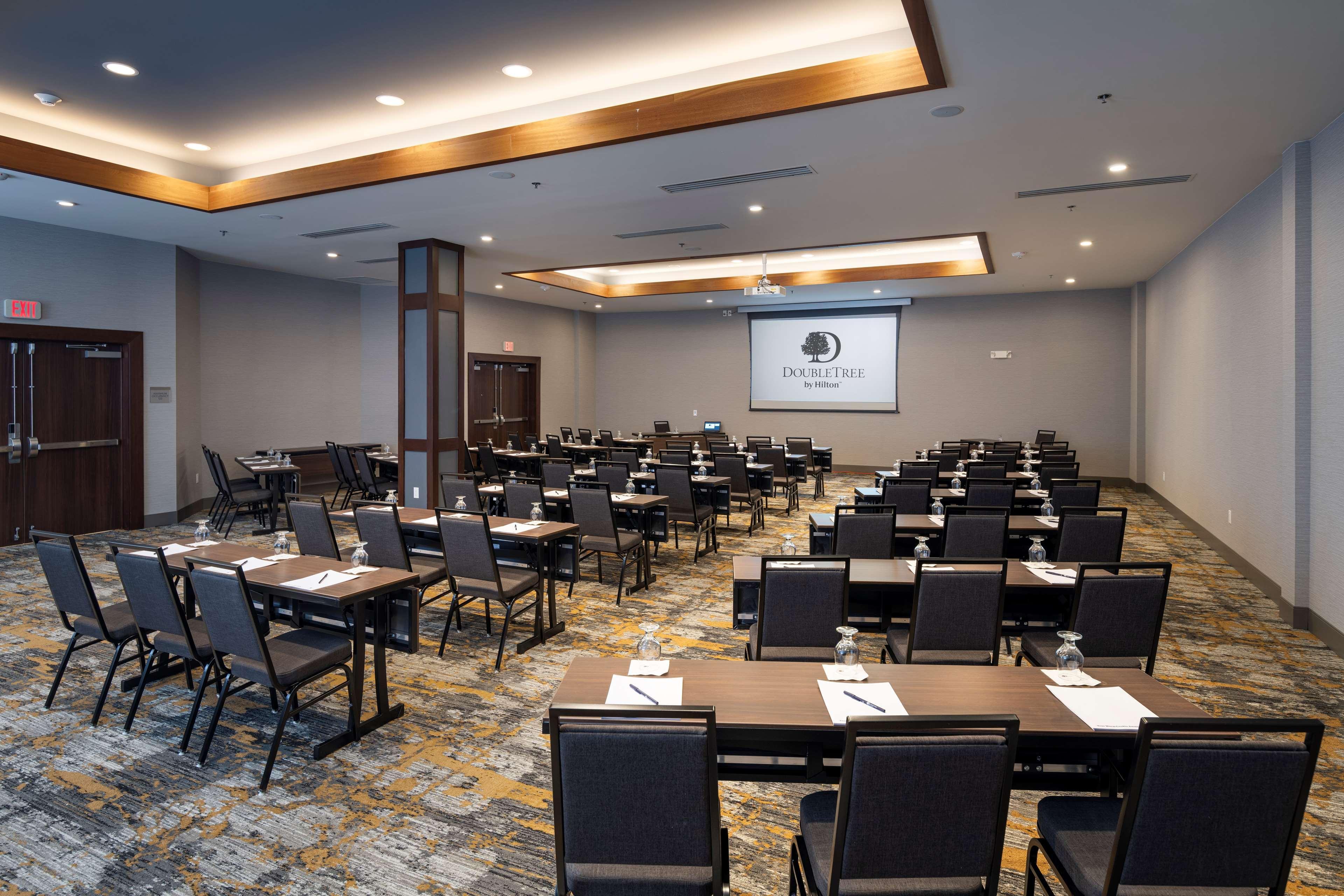 Готель Doubletree By Hilton Madison East Екстер'єр фото