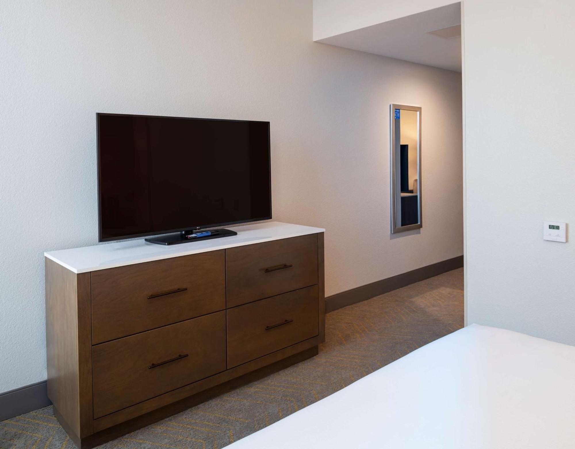 Готель Doubletree By Hilton Madison East Екстер'єр фото