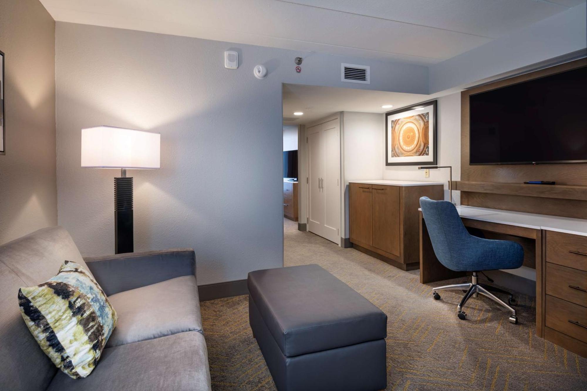 Готель Doubletree By Hilton Madison East Екстер'єр фото
