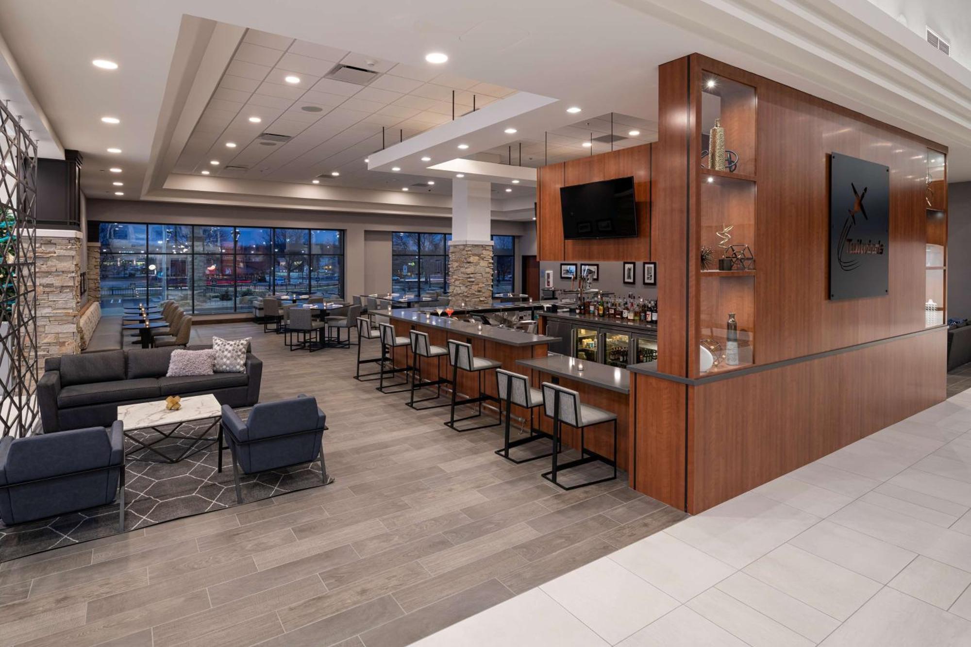 Готель Doubletree By Hilton Madison East Екстер'єр фото