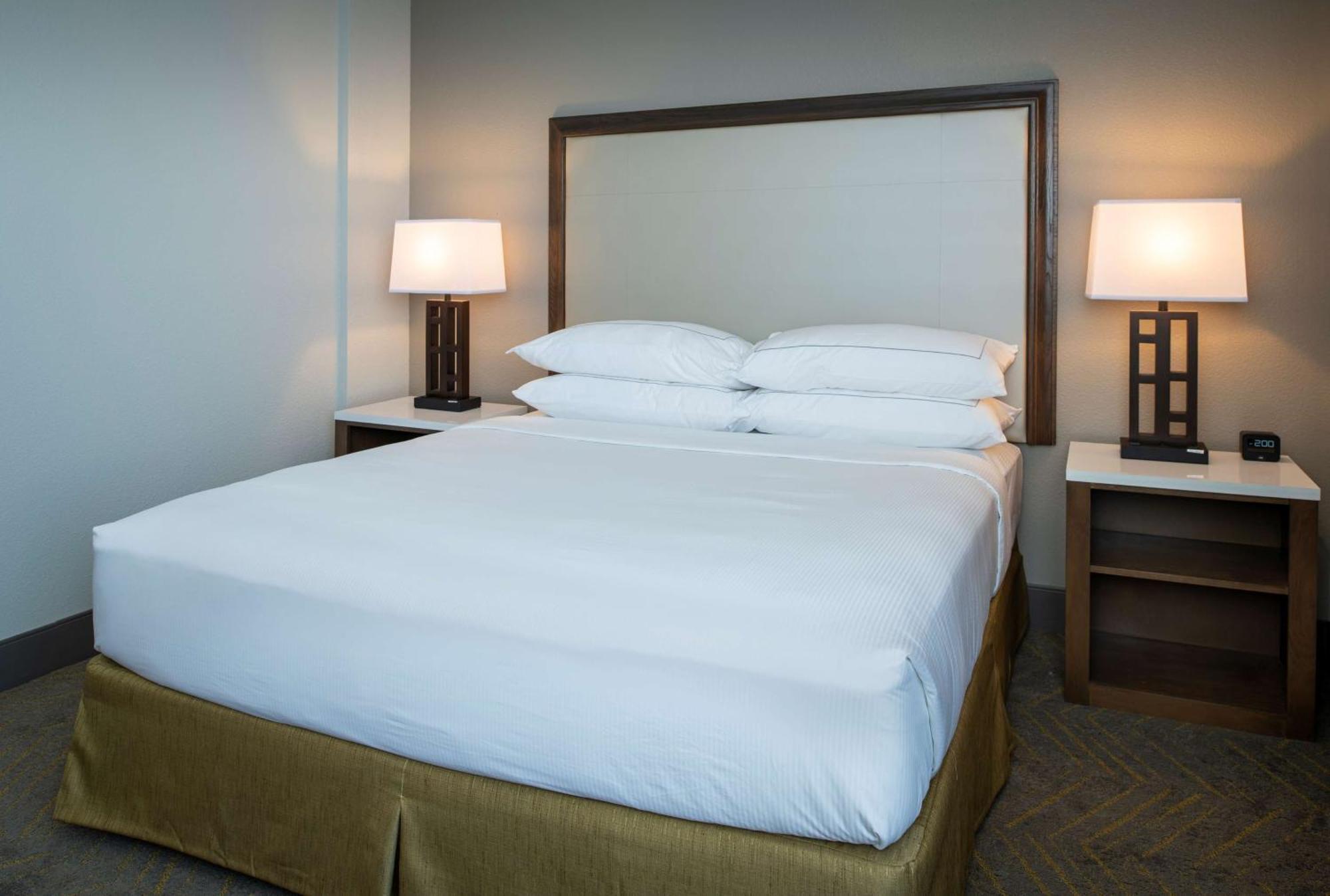 Готель Doubletree By Hilton Madison East Екстер'єр фото