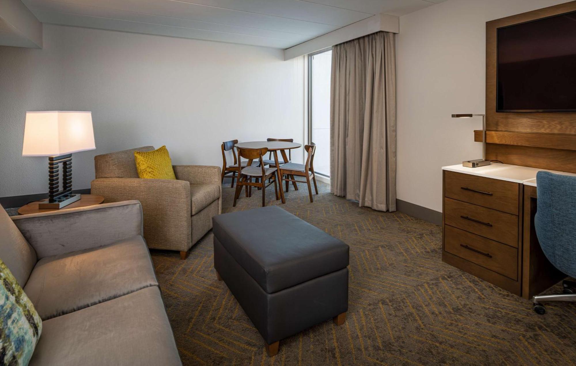 Готель Doubletree By Hilton Madison East Екстер'єр фото