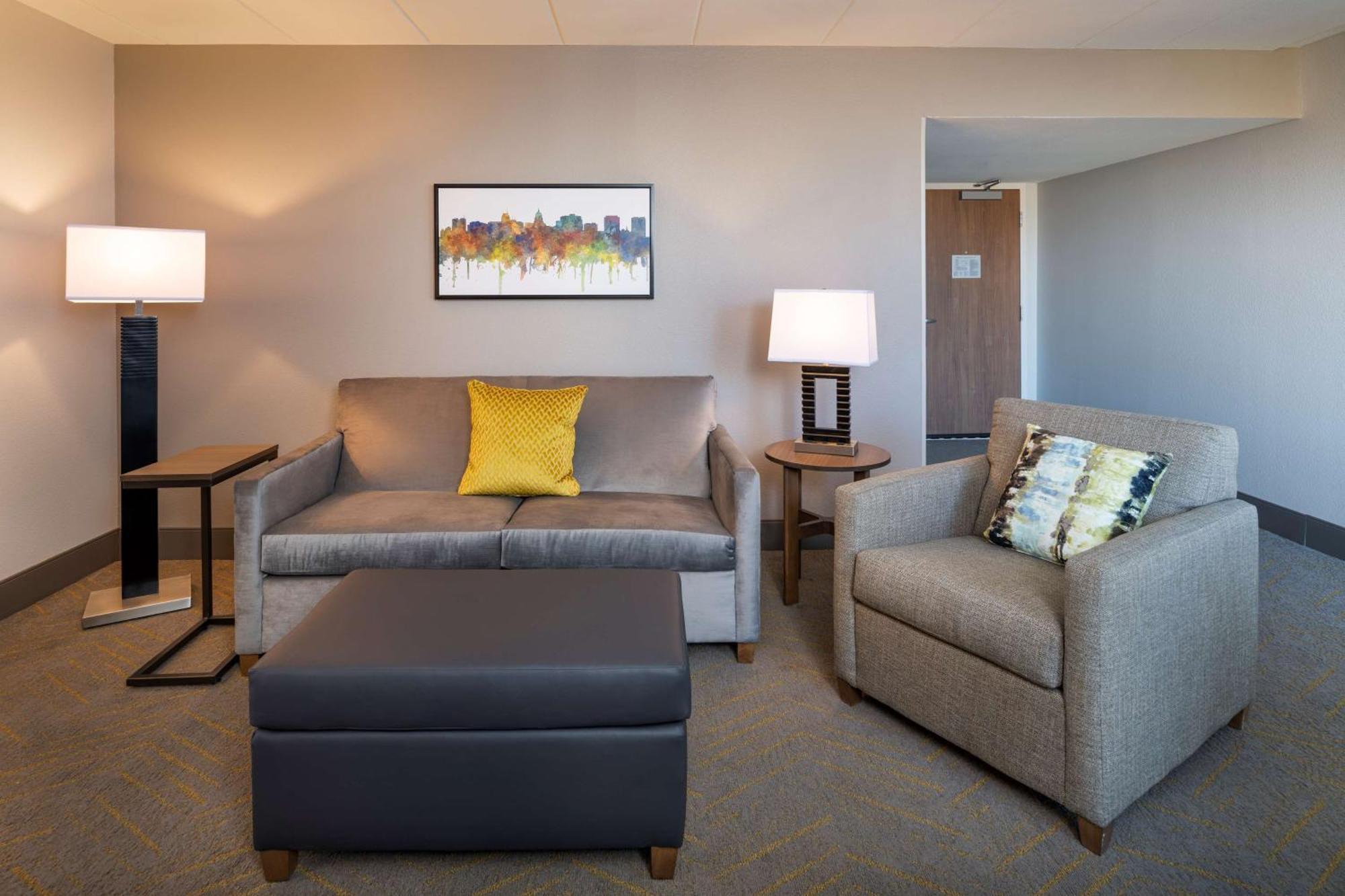 Готель Doubletree By Hilton Madison East Екстер'єр фото