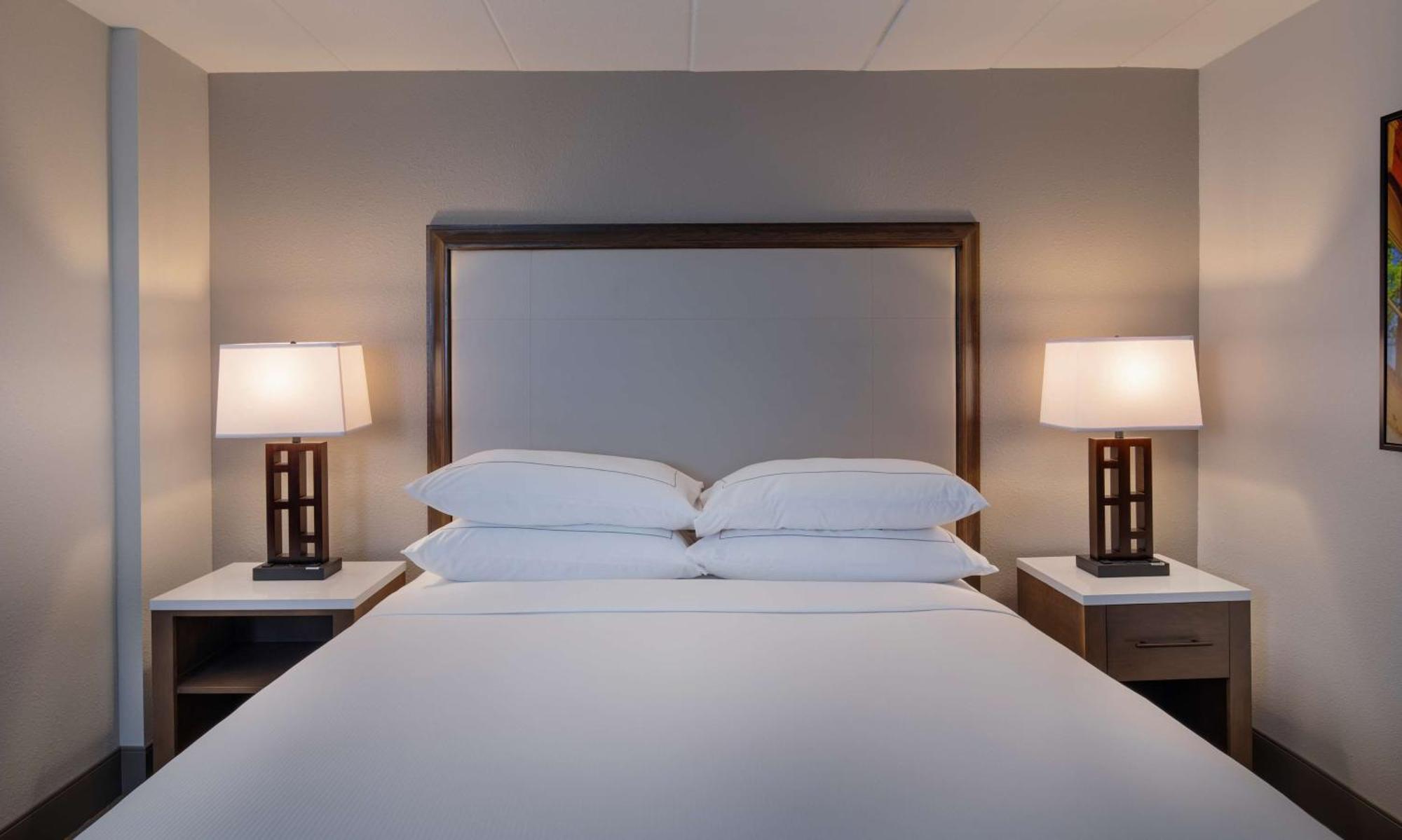 Готель Doubletree By Hilton Madison East Екстер'єр фото
