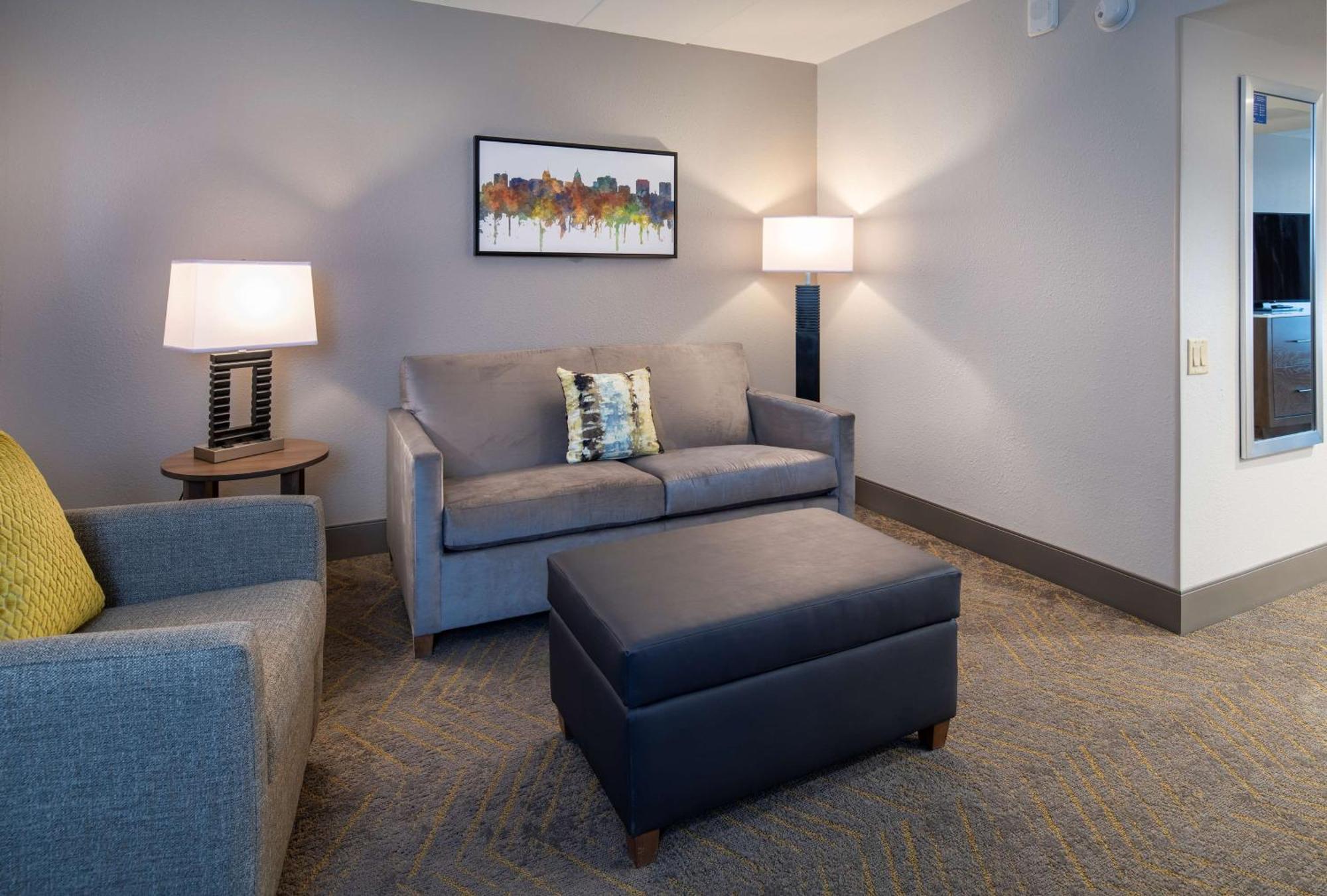 Готель Doubletree By Hilton Madison East Екстер'єр фото