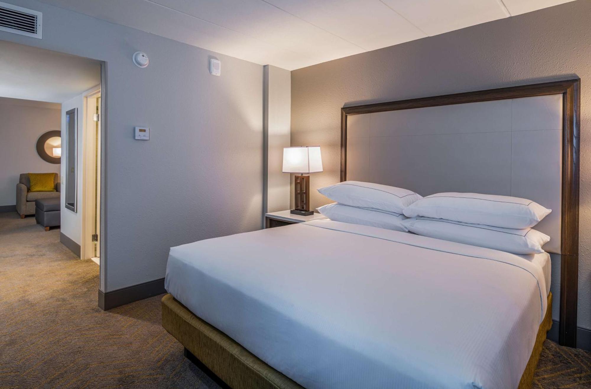 Готель Doubletree By Hilton Madison East Екстер'єр фото